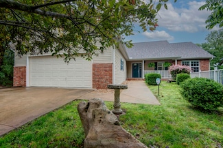 326 Country Bluff Dr, Branson, MO 65616