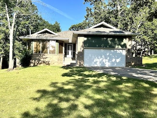 110 Oak Dr, Kimberling City, MO 65686