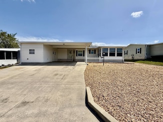 905 Stadler St, Lady Lake, FL 32159