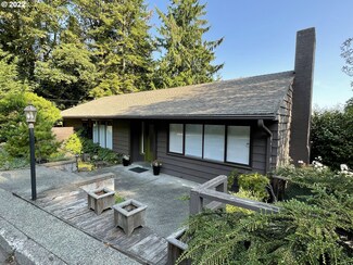 1014 NW Winter Ln Unit 1, Portland, OR 97210