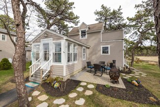 24 Norwood Ln Unit 4, Kennebunkport, ME 04046
