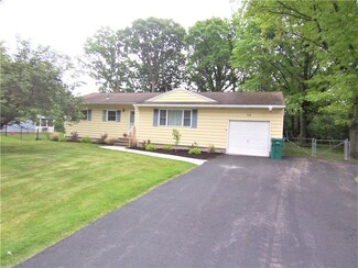 32 Shell Edge Dr, Rochester, NY 14623