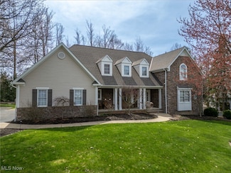 7595 Trails End, Chagrin Falls, OH 44023