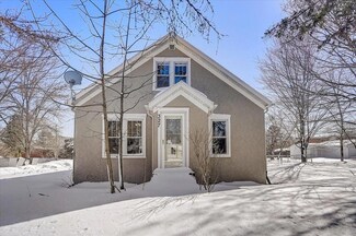 327 11th Ave SW, Cambridge, MN 55008