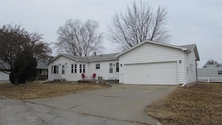208 Union St, Pella, IA 50219
