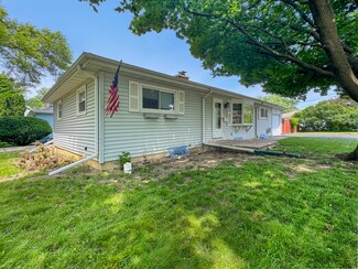 312 Briargate Dr, Grayslake, IL 60030