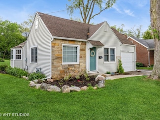 490 W Crystal Lake Ave, Crystal Lake, IL 60014