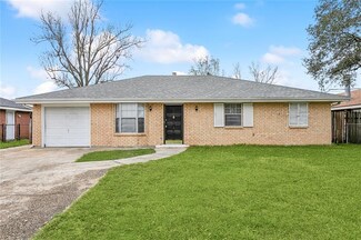 392 Barton Ave, Luling, LA 70070