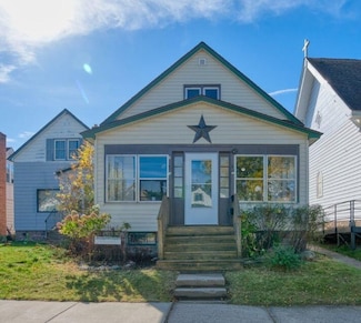 25 3rd St SW, Chisholm, MN 55719