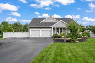 18 Village Place Dr, Barrington, NH 03825