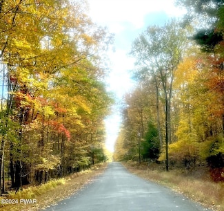 440 Blue Jay Also Called Autumn Ct Ct, Select One, PA 18428