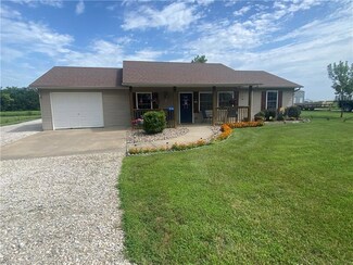 216 E Main St, Parker, KS 66072