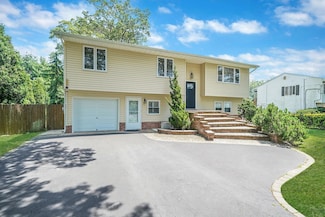 2387 Chestnut Ave, Ronkonkoma, NY 11779