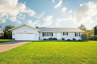6535 Niagara Cir, Stevensville, MI 49127