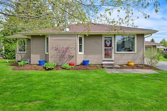 1612 Willow Rd, Twin Lakes, WI 53181