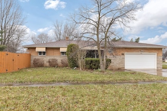 5674 Cascade Dr, Seven Hills, OH 44131