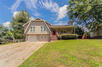 3877 Trenton Dr, Snellville, GA 30039