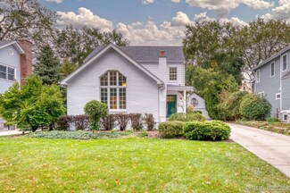 28 Waverly Ave, Clarendon Hills, IL 60514