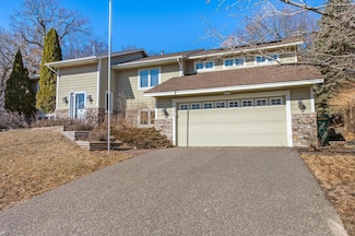18900 Orchard Ct, Lakeville, MN 55044