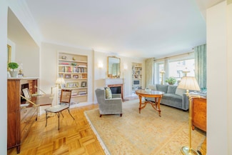 20 E 74th St Unit 5 E, New York, NY 10021
