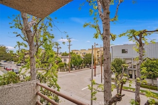 11230 Peach Grove St Unit 206, North Hollywood, CA 91601