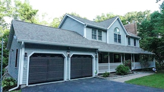625 Lakeview Rd, Orange, CT 06477