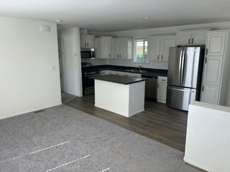 725 W Thornton Ave Unit 11, Hemet, CA 92543
