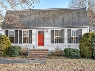 12 Portsmouth Rd, Amesbury, MA 01913