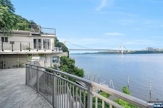 25 Shore Rd Unit 25S, Edgewater, NJ 07020