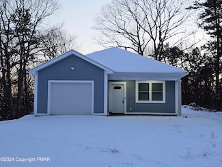 285 Mallard Ln, Bushkill, PA 18324