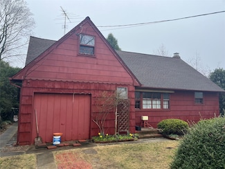 22 Guilette Place, Amityville, NY 11701