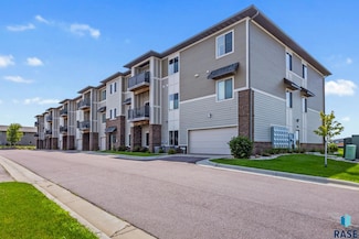 7701 S Townsley Ave Unit 102, Sioux Falls, SD 57108