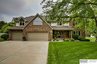 16712 Spring Cir, Omaha, NE 68130