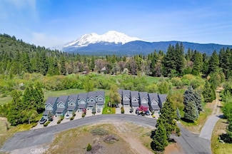 1422 Kingston Rd, Mount Shasta, CA 96067