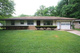 457 E Parsons St, Watervliet, MI 49098