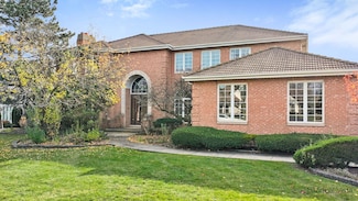 348 Trinity Ln, Oak Brook, IL 60523