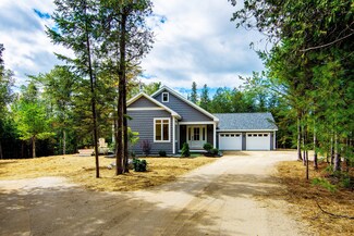 54 Frost Ln, Surry, ME 04684
