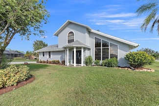843 SE Thornhill Dr, Port Saint Lucie, FL 34983