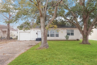 1120 17th Ave N, Texas City, TX 77590