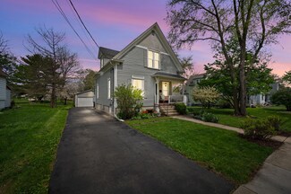 521 Center Ave, Sycamore, IL 60178