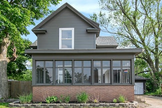 629 E 3rd St, Mishawaka, IN 46544