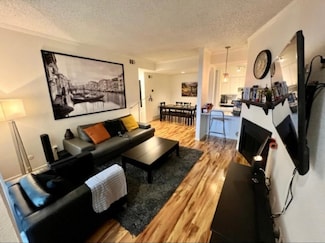 2125 Augusta Dr Unit 1, Houston, TX 77057