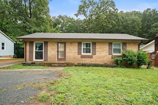 924 Carrington Dr, Charlotte, NC 28214