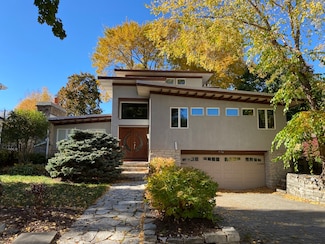 423 Ames St, Libertyville, IL 60048