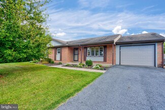 1 Rusty Dr, Mechanicsburg, PA 17050