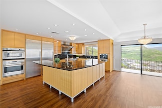 941 Aliamanu Place, Honolulu, HI 96818