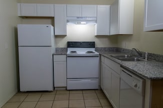 1131 N Oakland Ave, Fayetteville, AR 72703