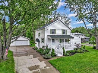 2275 Berg Rd, Buffalo, NY 14218