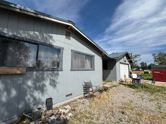 11708 Homestead Ln, Redding, CA 96003