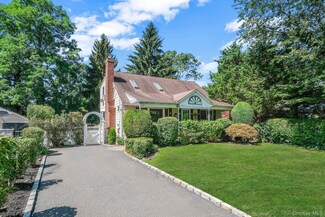 65 Circle Dr, East Northport, NY 11731